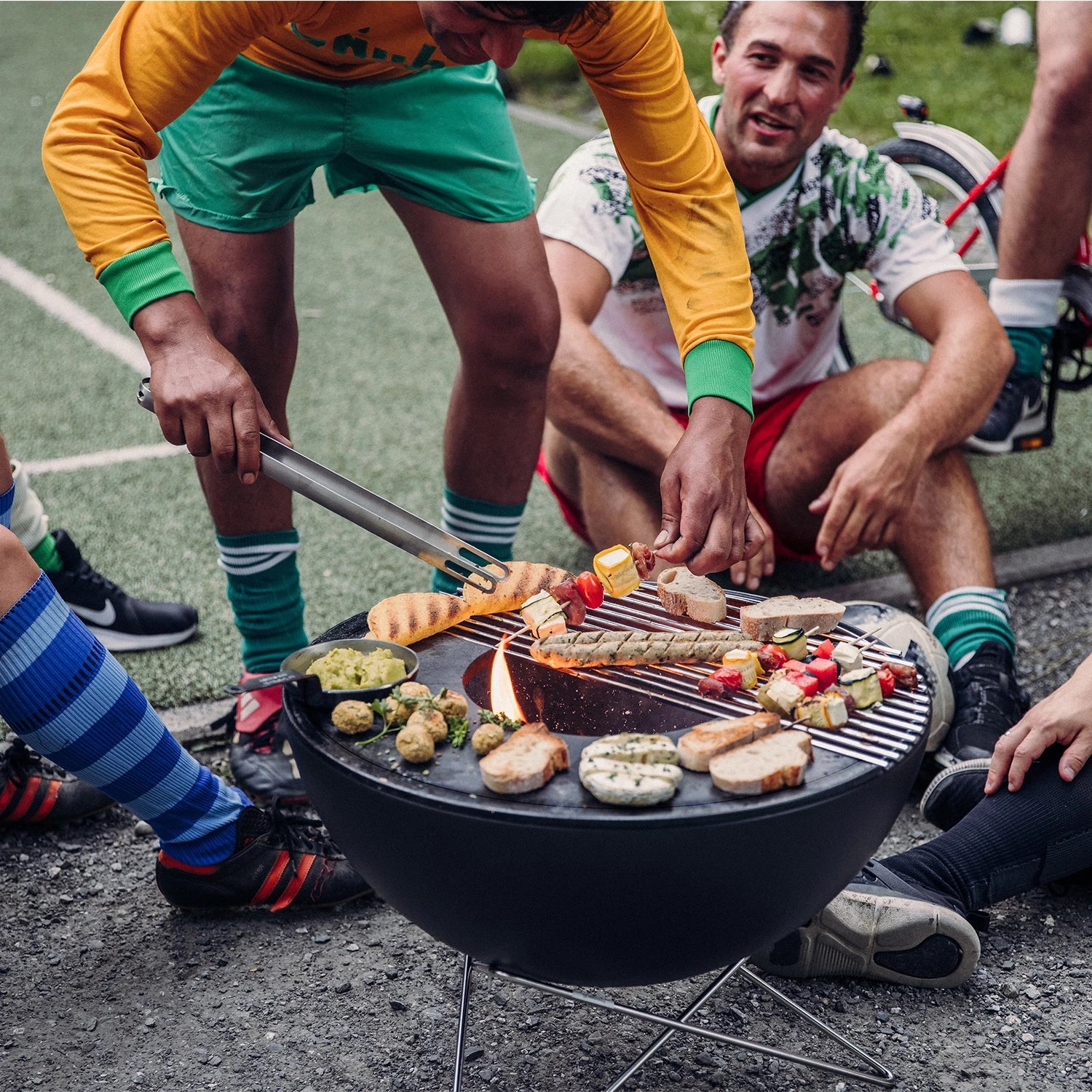 Grill mit Feuerstelle