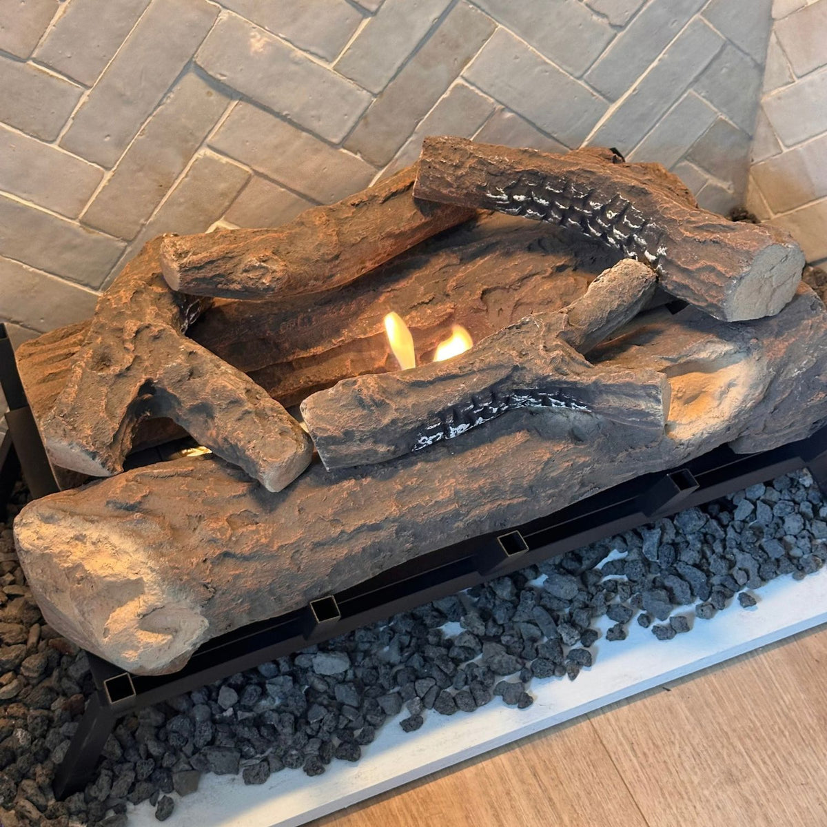 Grate L - Rost mit 2,5L Feuergefäß und Keramikholz