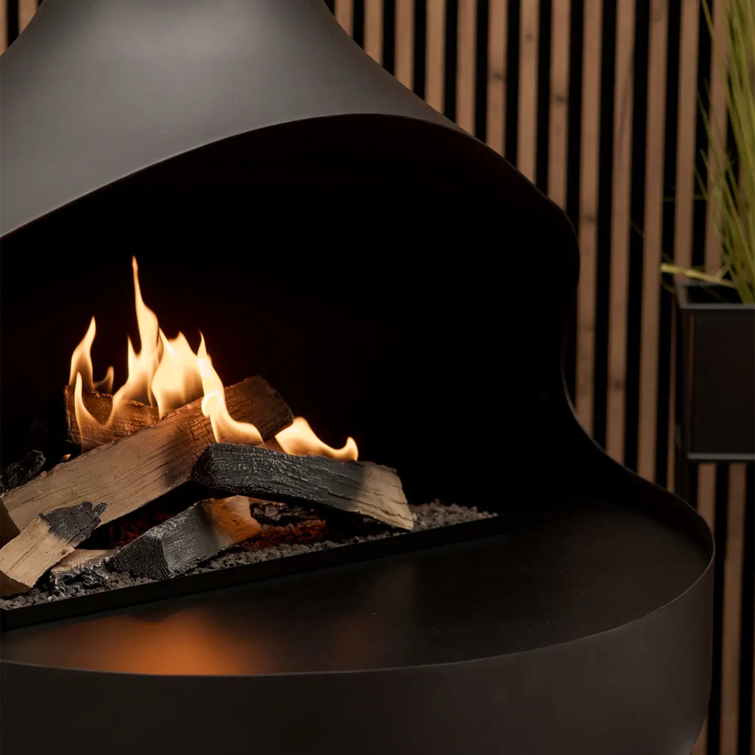 ONI Flogs – Deckenmontierter Bioethanol-Kamin