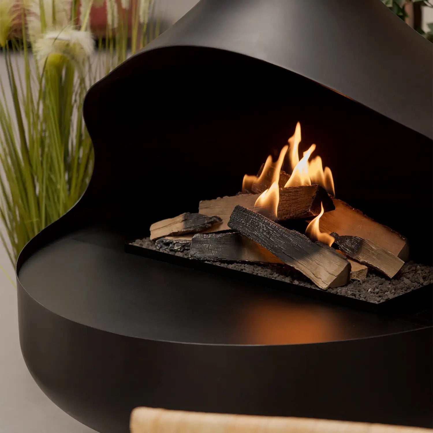 ONI Flogs – Deckenmontierter Bioethanol-Kamin