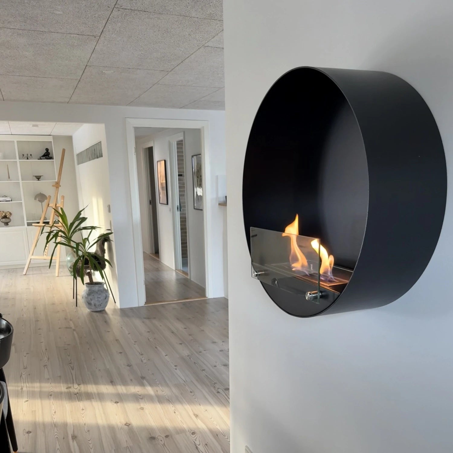 Einzigartiger runder Bioethanol-Wandkamin - Schwarz