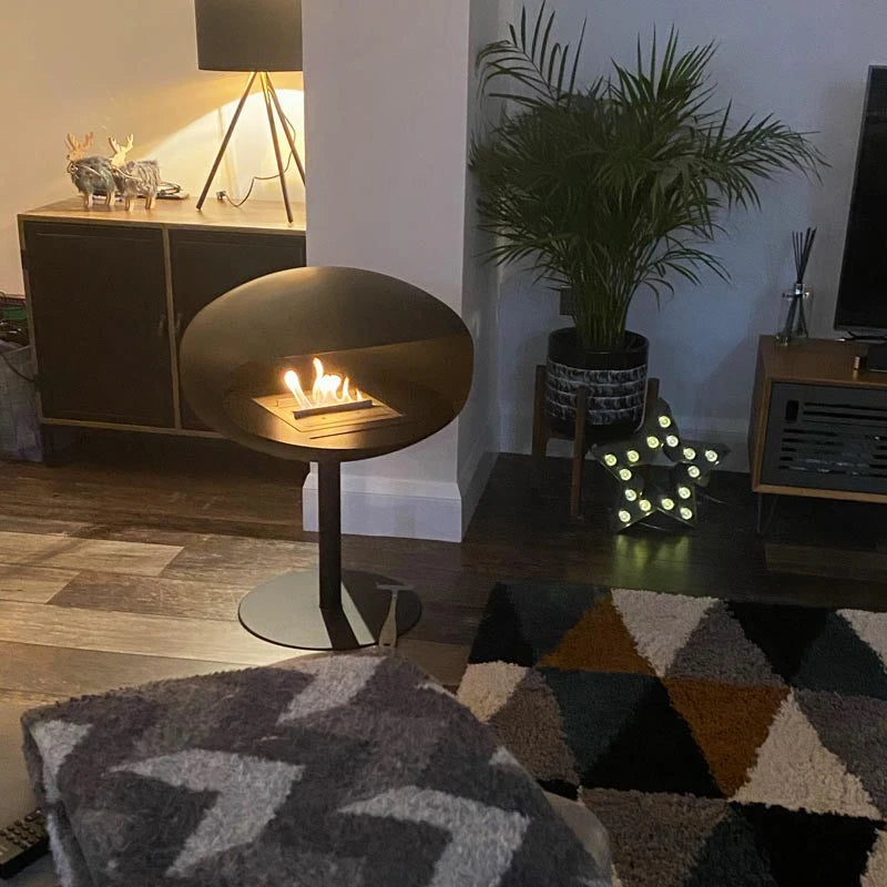 Cocoon Pedestal mit schwarzem Sockel - Schwarz