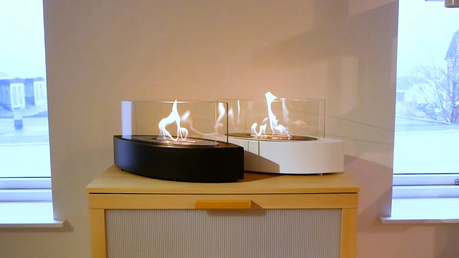 Ovaler Tisch Bio-Kamin - weiß