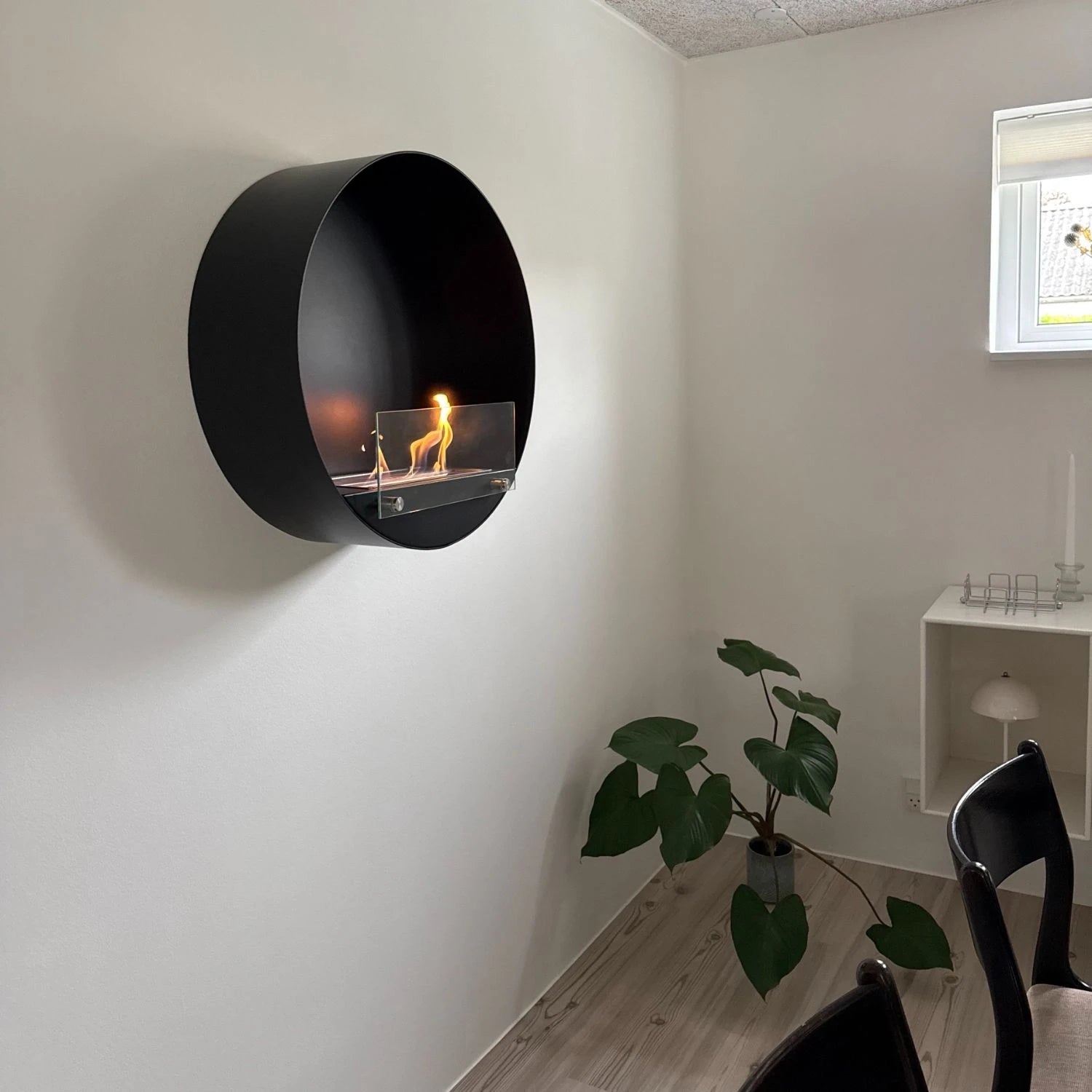 Einzigartiger runder Bioethanol-Wandkamin - Schwarz